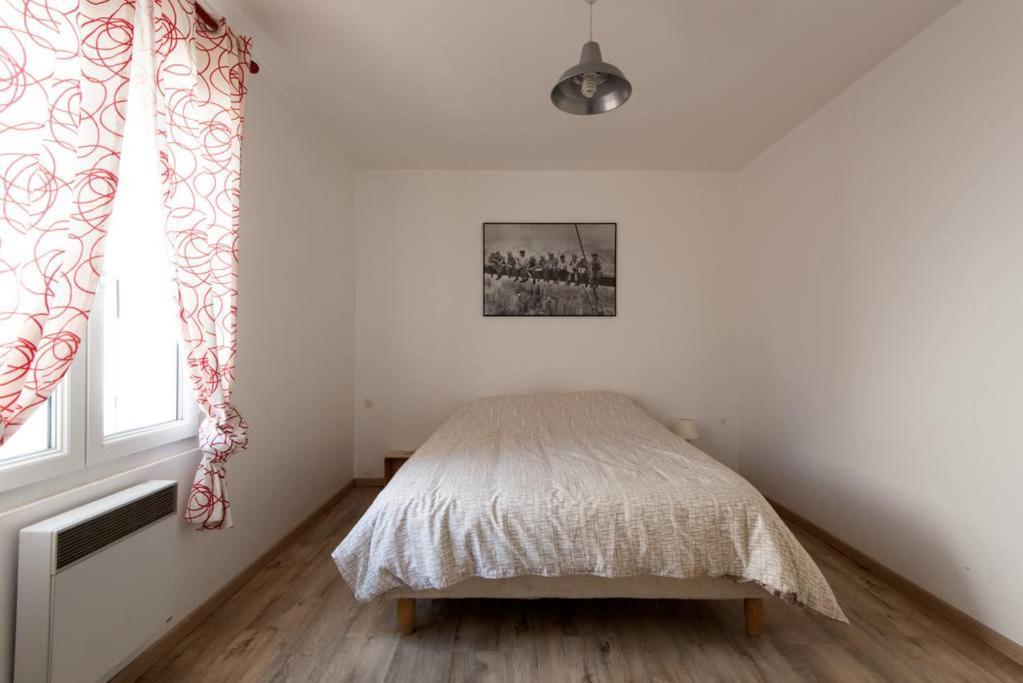 Maison *** Avec Cour 3Km Plage Et La Rochelle Saint-Vivien  Екстериор снимка